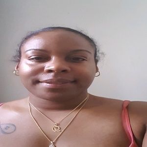 Meet your Posher, Deneka